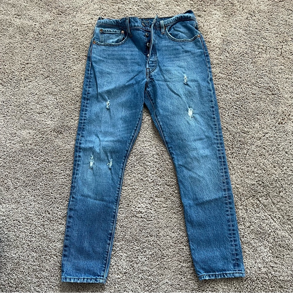 LEVIS Slim Leg straight jeans button fly Size 30